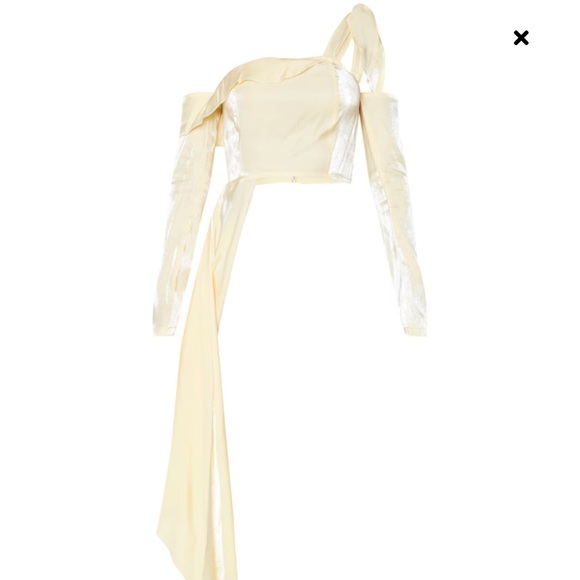 Stunning yellow crop top with drape tie detail 💛 - Picture 6 of 8